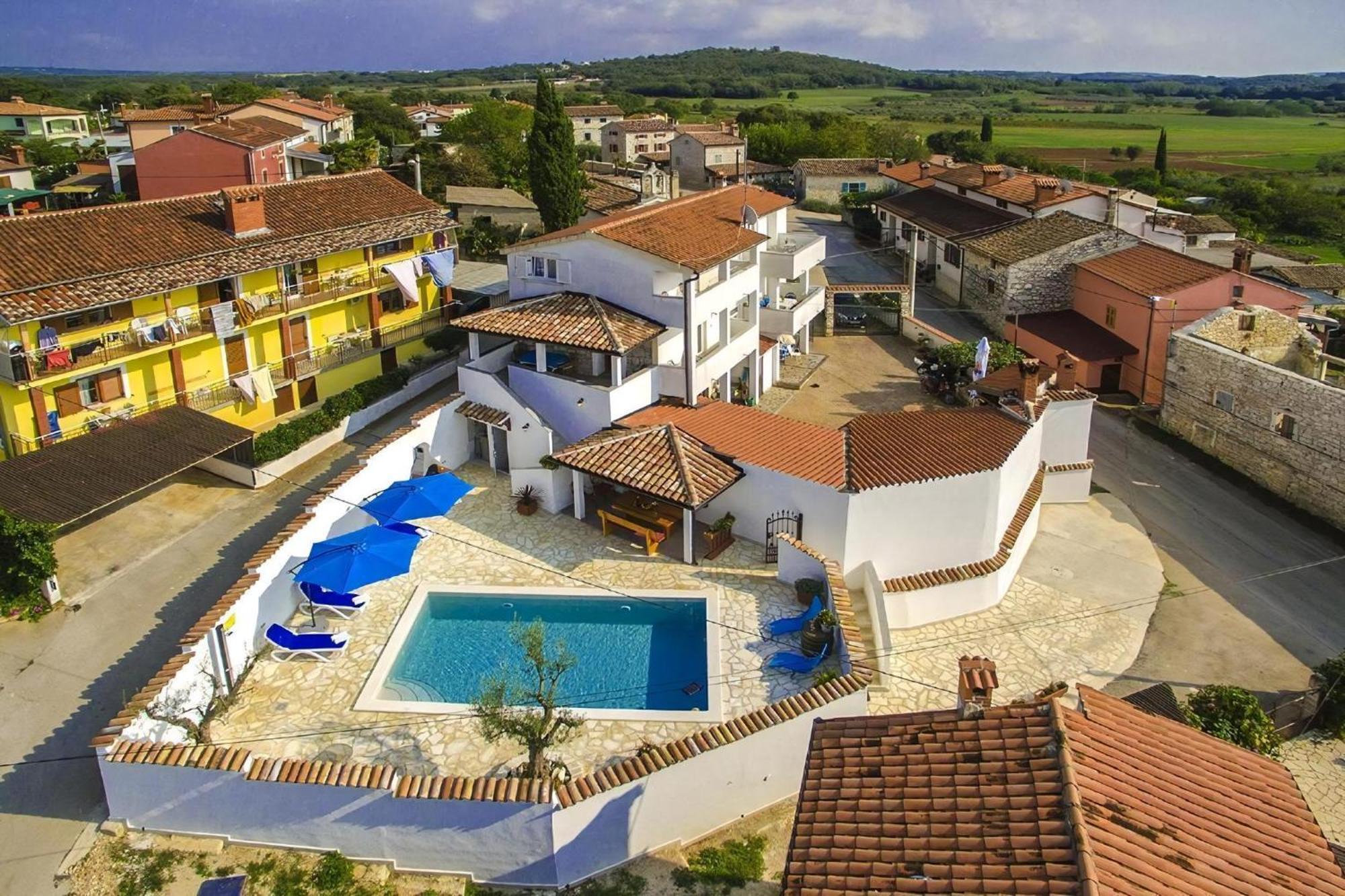Klimatisiertes Maria Mit Pool Bei Ferienhaus *