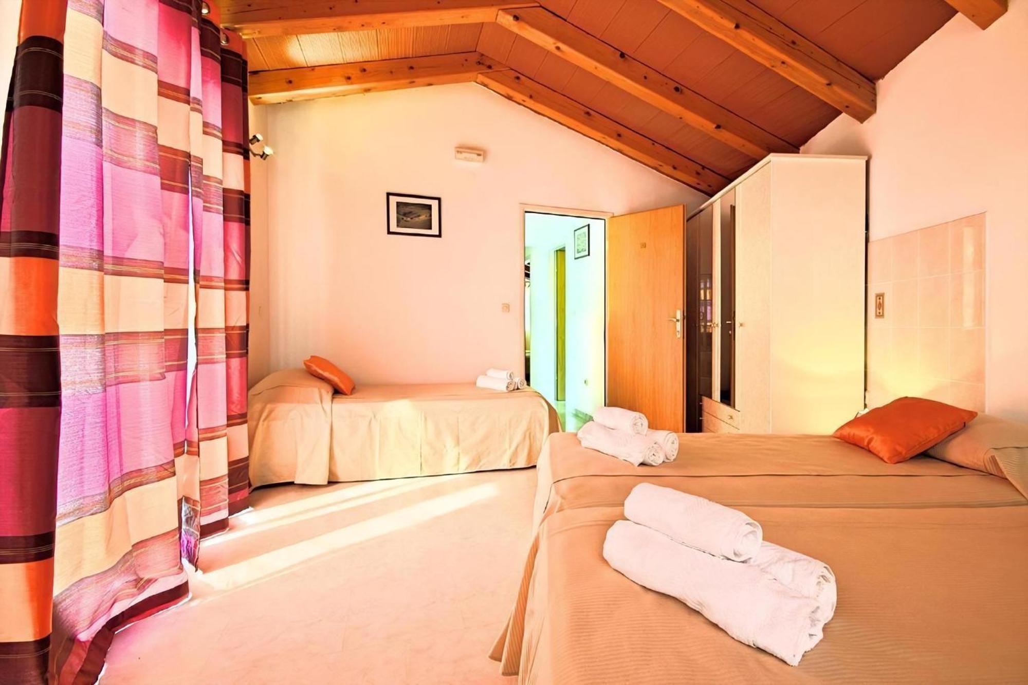 Ferienhaus Klimatisiertes Maria Mit Pool Bei